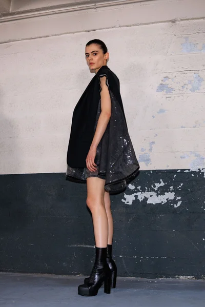Look 16